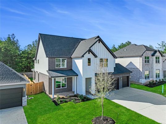 Attached, Exterior, Facade, Brick Facade, Farmhouse