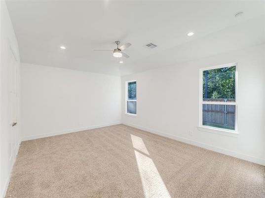 Empty room, Interior, Recessed Lighting