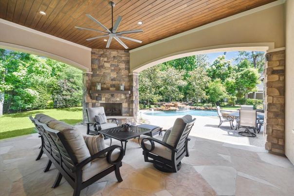 Exterior, Fireplace, Pool