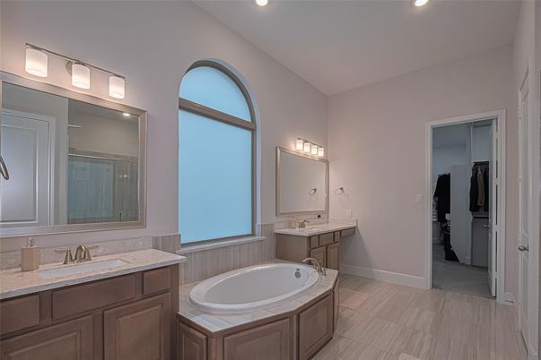 Bathroom, Dual Sink Vanities, Interior, Recessed Lighting