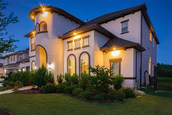 Exterior, Facade, Mediterranean