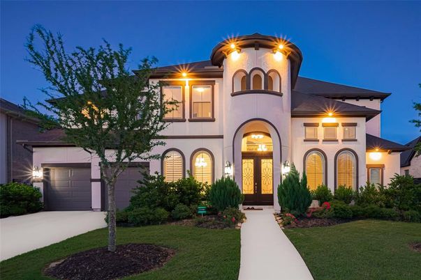 Attached, Exterior, Facade, French Provincial