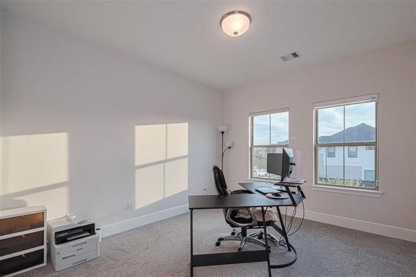 Home Office, Interior