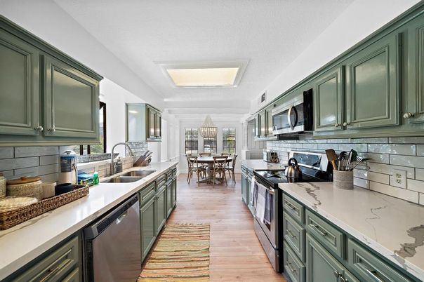 Chandelier, Dining room, Interior, Kitchen, Wood Texture Flooring