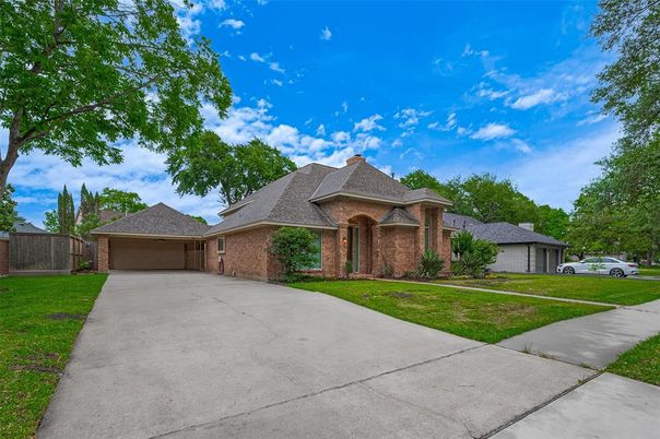 Attached, Exterior, Facade, Brick Facade, French Provincial