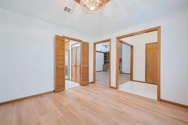 Chandelier, Empty room, Interior, Wood Texture Flooring