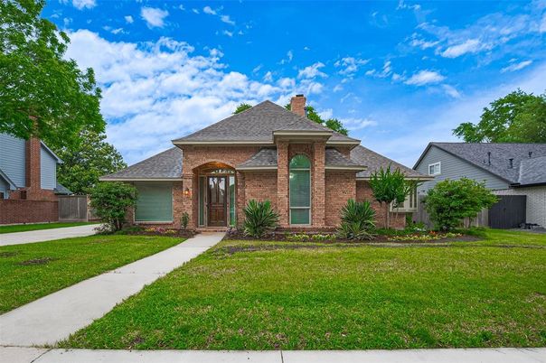 Exterior, Facade, Brick Facade, French Provincial