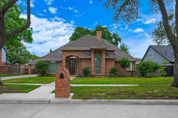 Exterior, Facade, Brick Facade, French Provincial