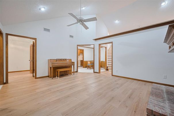 Interior, Piano, Recessed Lighting, Wood Texture Flooring