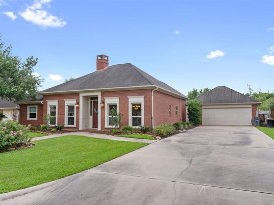 Detached Garage, Exterior, Facade, Brick Facade, Cape Cod