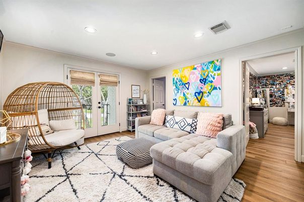 Interior, Living room, Recessed Lighting, Wood Texture Flooring