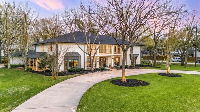 Backyard, Exterior, Facade, French Provincial