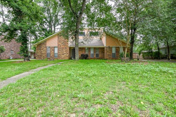 Backyard, Exterior, Facade, Brick Facade, Tudor Revival