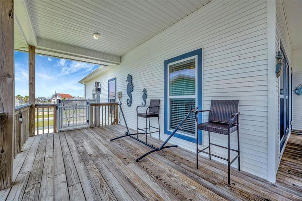 Exterior, Wood Texture Flooring