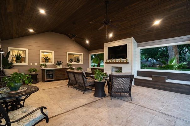Exterior, Fireplace, Interior, Recessed Lighting