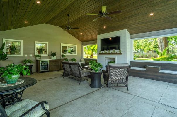 Exterior, Fireplace, Interior, Recessed Lighting