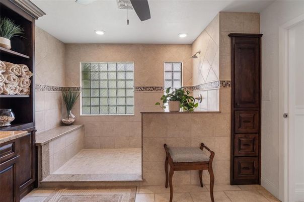Bathroom, Interior, Recessed Lighting