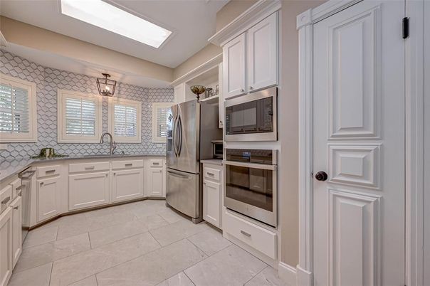 Interior, Kitchen, Pendant Lights, Stainless Steel Appliances