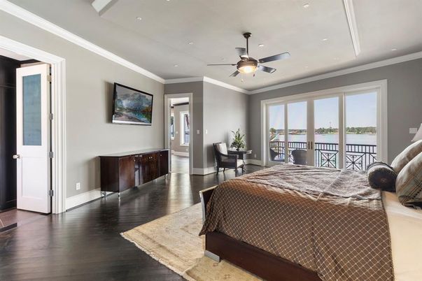 Bedroom, Interior, Recessed Lighting, Water, Wood Texture Flooring