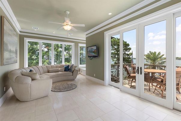 Interior, Living room, Recessed Lighting, Sun Room, Water
