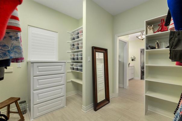 Interior, Walk-in Closets, Wood Texture Flooring