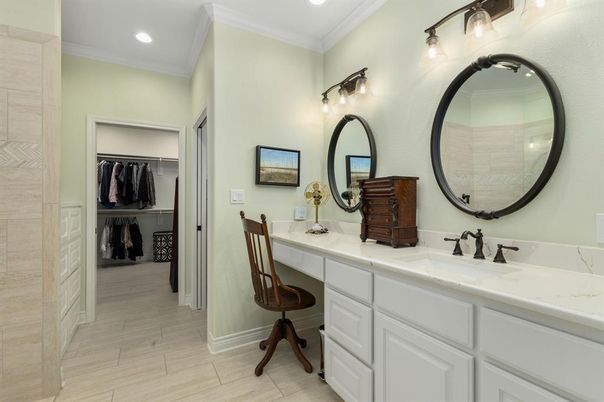 Bathroom, Dual Sink Vanities, Interior, Recessed Lighting