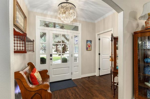 Chandelier, Interior, Wood Texture Flooring
