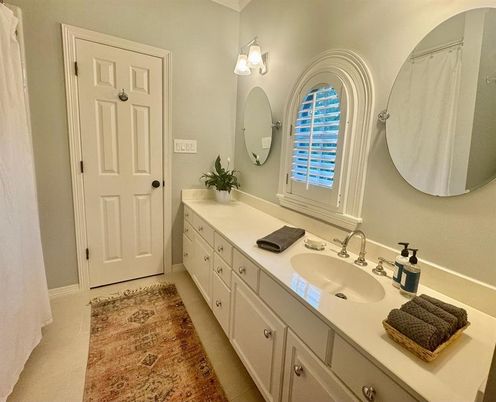Bathroom, Dual Sink Vanities, Interior