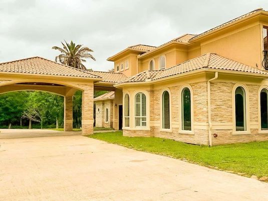 Backyard, Exterior, Facade, Mediterranean