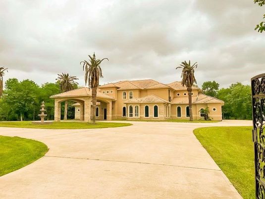 Backyard, Exterior, Facade, Mediterranean