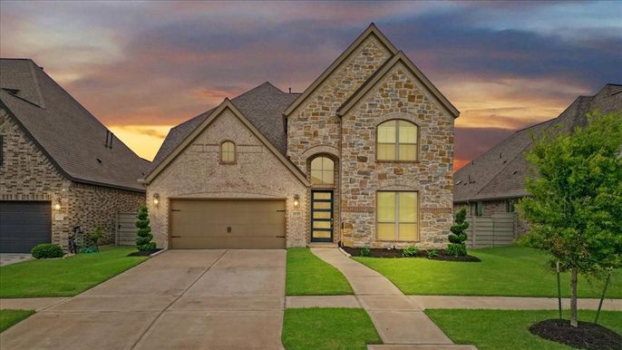 Attached, Exterior, Facade, Brick Facade, Brick Traditional