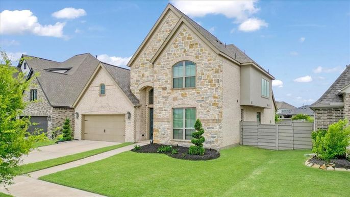 Attached, Exterior, Facade, Brick Facade, Brick Traditional