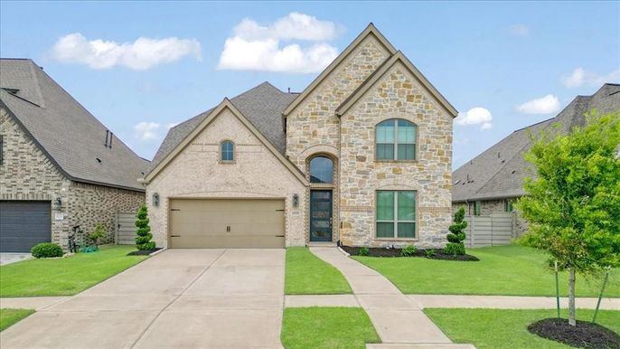 Attached, Exterior, Facade, Brick Facade, Brick Traditional