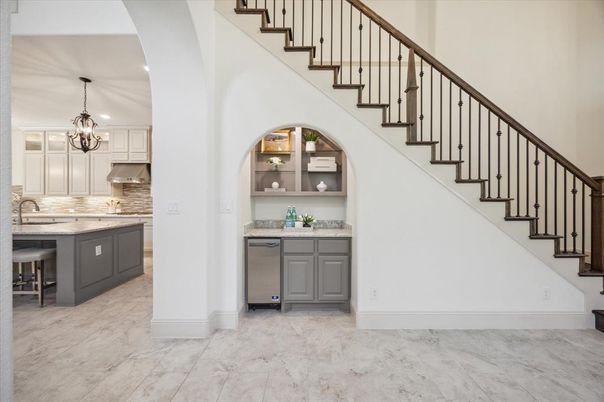 Chandelier, Interior, Kitchen, Marble, Pendant Lights, Recessed Lighting, Stainless Steel Appliances