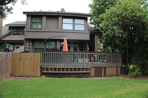 Backyard, Exterior, Facade, American Foursquare