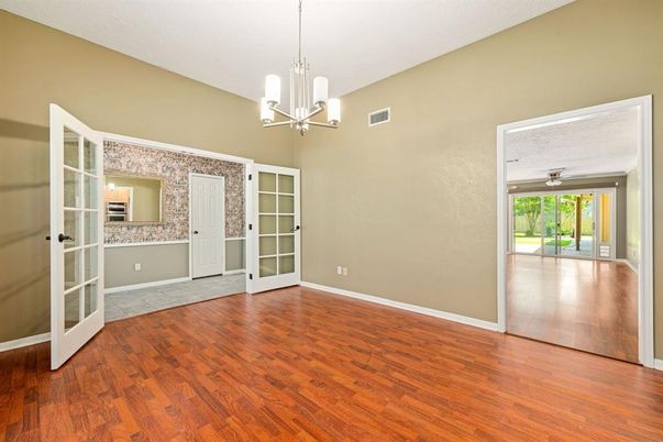 Chandelier, Empty room, Interior, Pendant Lights, Wood Texture Flooring
