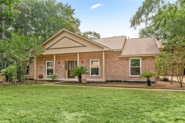 Exterior, Facade, Brick Facade, Brick Traditional