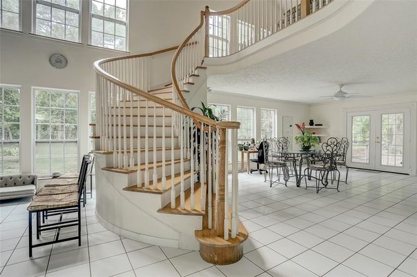 Dining room, Interior