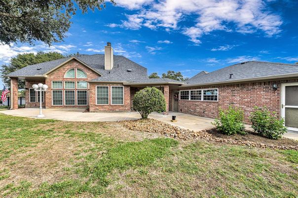 Backyard, Exterior, Facade, Brick Facade, Brick Traditional