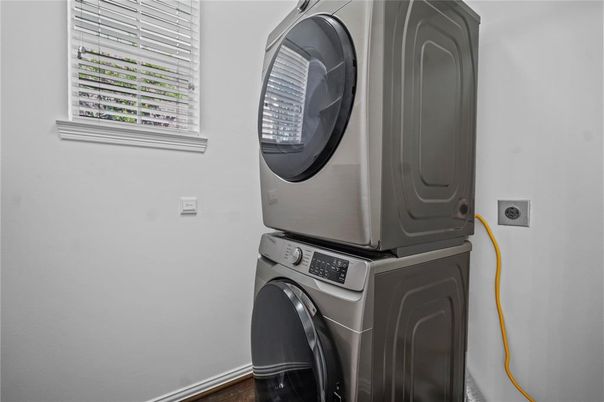 Interior, Utility Closets, Washer, Wood Texture Flooring