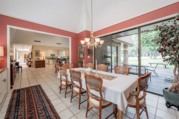 Chandelier, Dining room, Interior, Kitchen