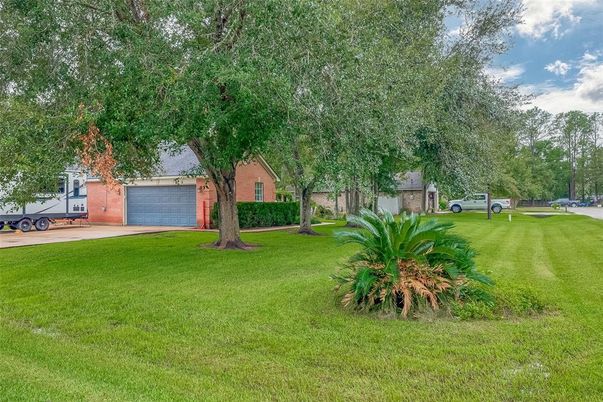 Backyard, Detached Garage, Exterior