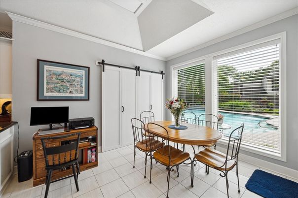 Dining room, Interior