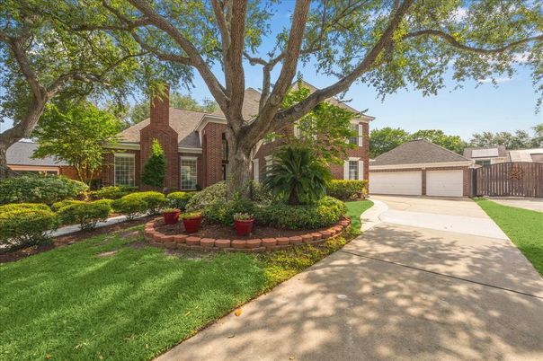 Backyard, Detached Garage, Exterior