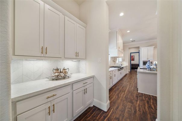 Interior, Kitchen, Recessed Lighting, Wood Texture Flooring