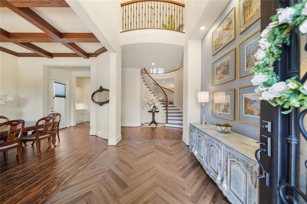 Dining room, Interior, Recessed Lighting, Wooden Beams, Wood Texture Flooring