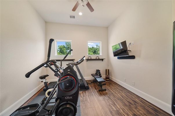 Fitness Equipment, Interior, Recessed Lighting, Wood Texture Flooring