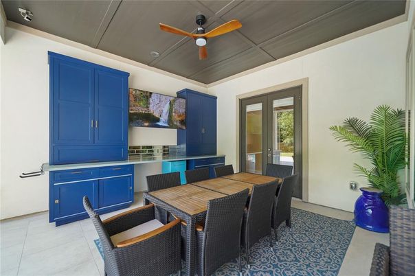 Dining room, Interior