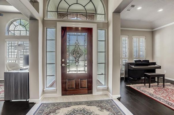 Interior, Piano, Recessed Lighting, Wood Texture Flooring