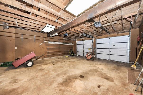 Garage, Interior, Wooden Beams, Wooden Walls